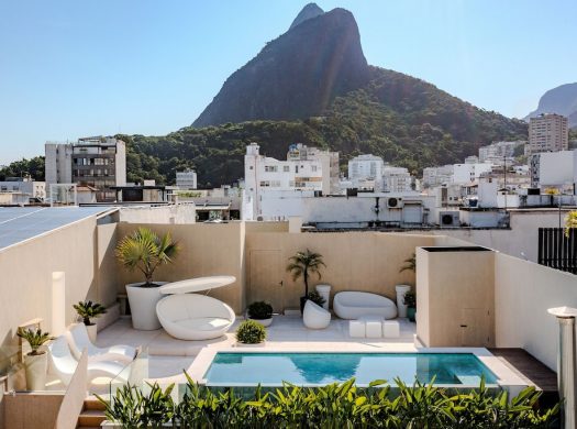 Villa For Sale in Rio de Janeiro