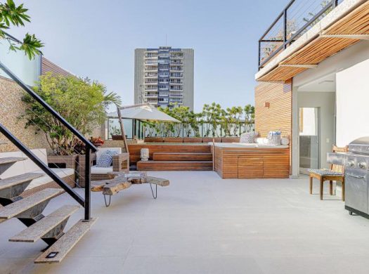 Villa For Sale in Rio de Janeiro