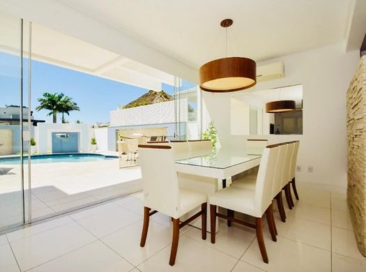 Villa For Sale in Florianópolis